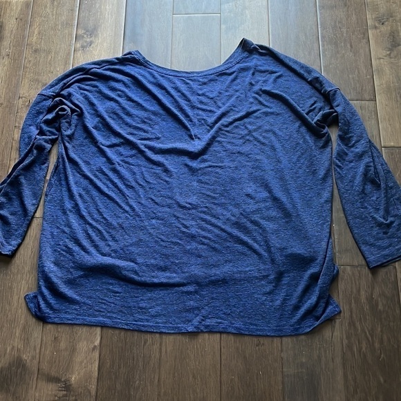 Old Navy long sleeve Boyfriend shirt, navy blue size XXL sweater - lightweight‌ - Picture 4 of 4